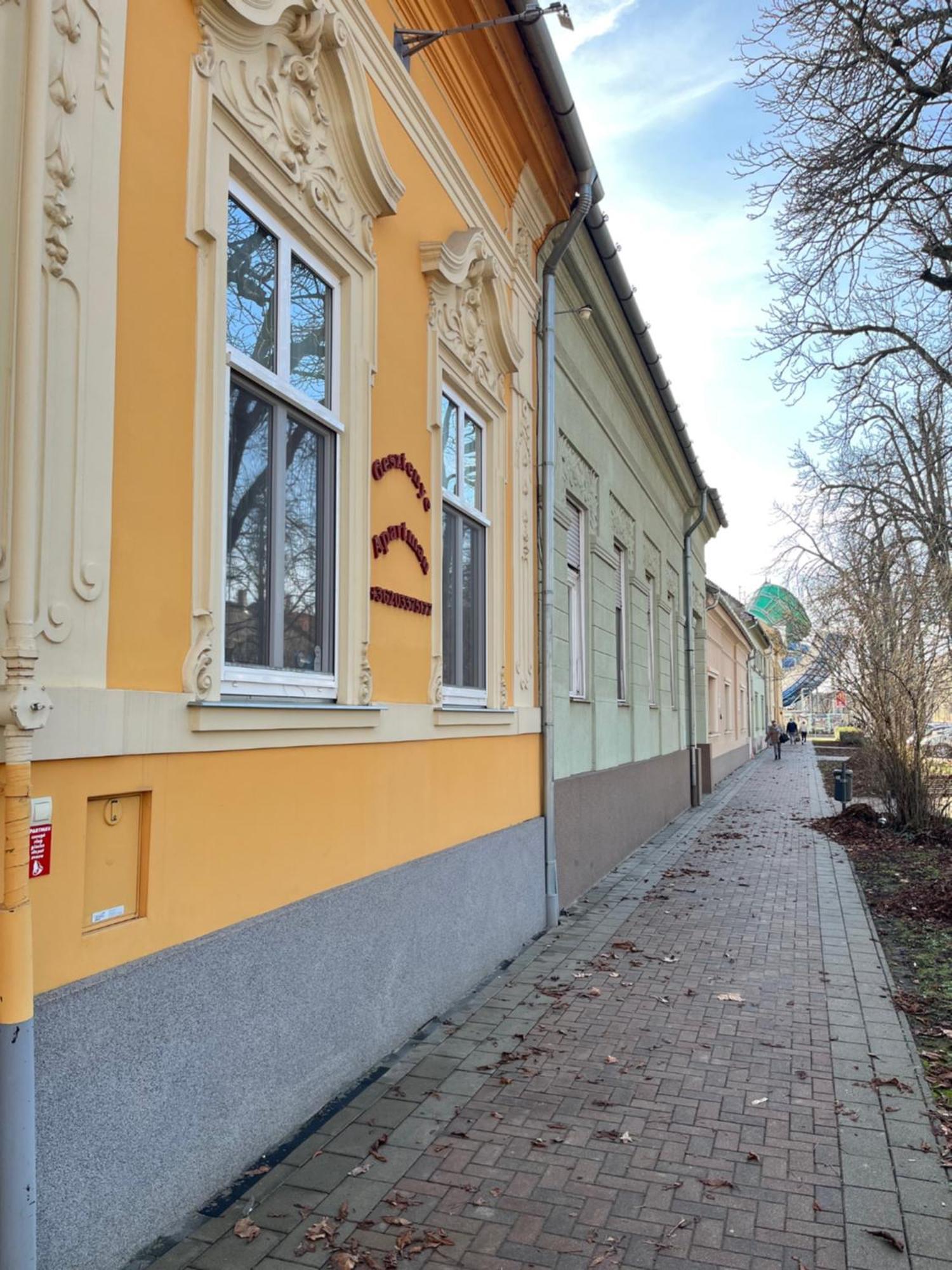 Gesztenye Apartman Makó エクステリア 写真