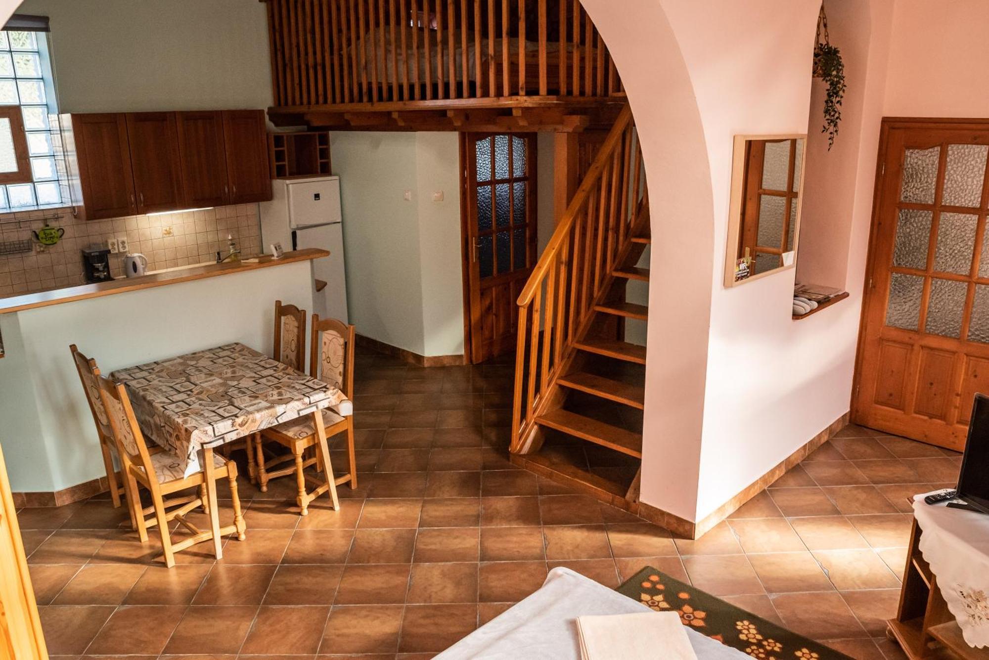 Gesztenye Apartman Makó エクステリア 写真