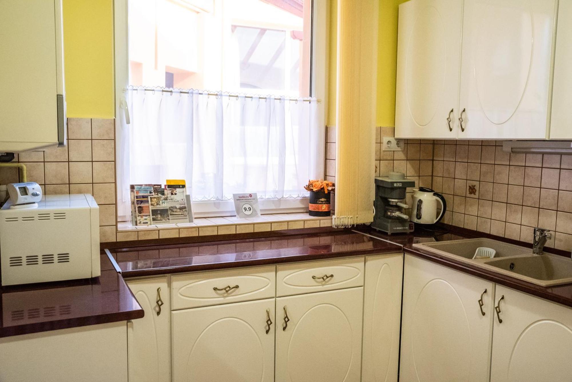 Gesztenye Apartman Makó エクステリア 写真